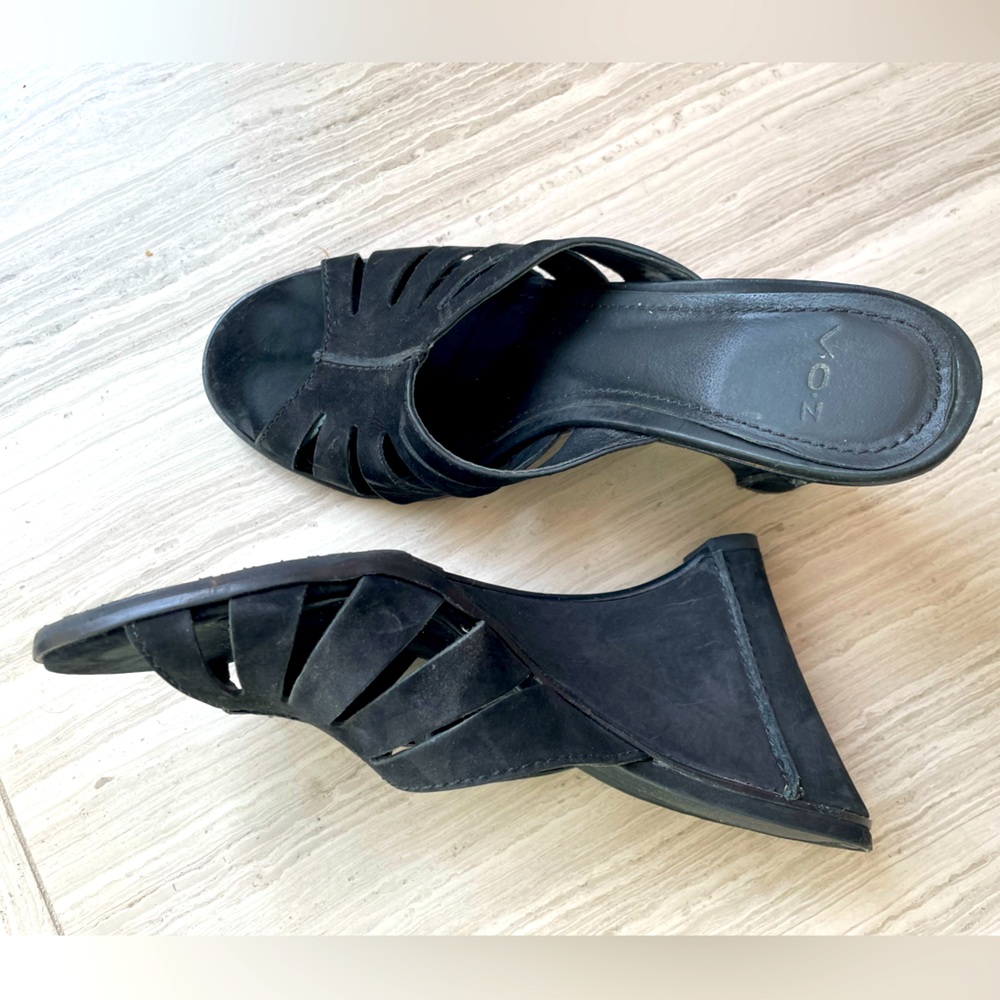 Suede platform shoes